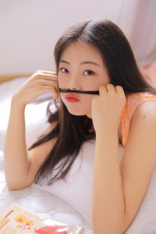 调教拨开两唇打花蒂戒尺